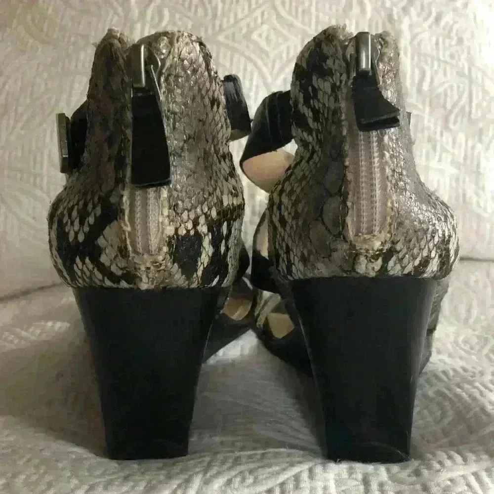 Python Print Wedge sandals